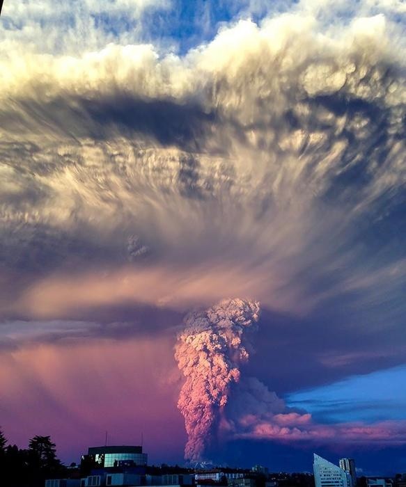 fotografii-izverzheniya-vulkana-kalbuko