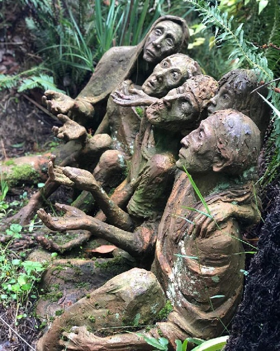 Сказочные скульптуры в саду Бруно Торфса